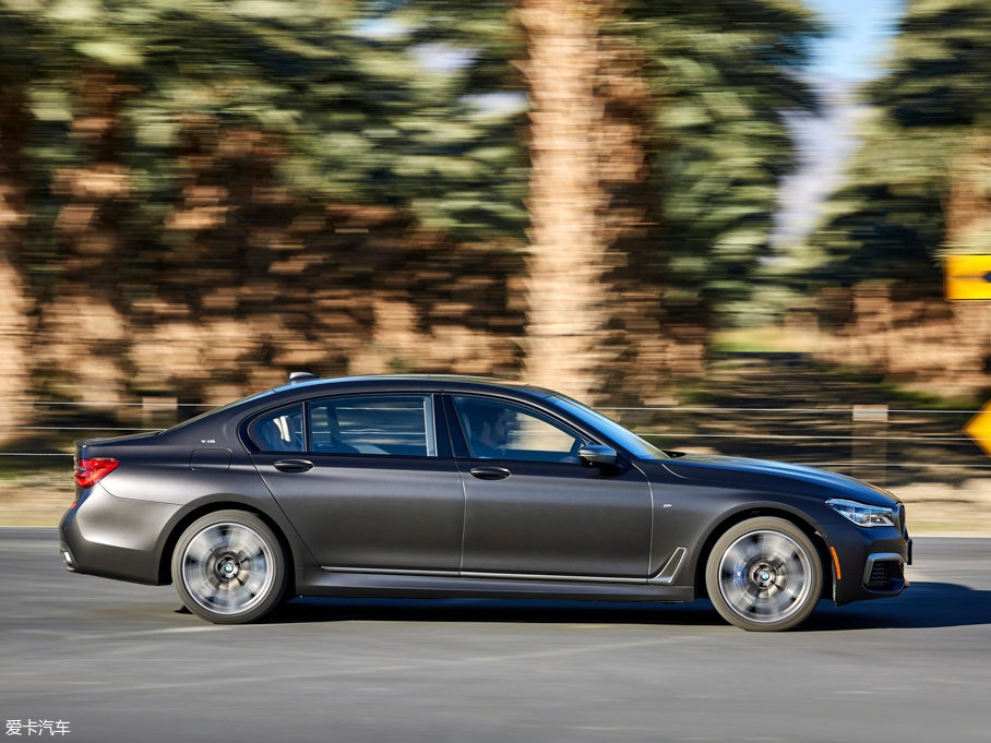 2017R7ϵ M760i xDrive