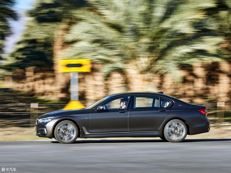 2017R7ϵ M760i xDrive