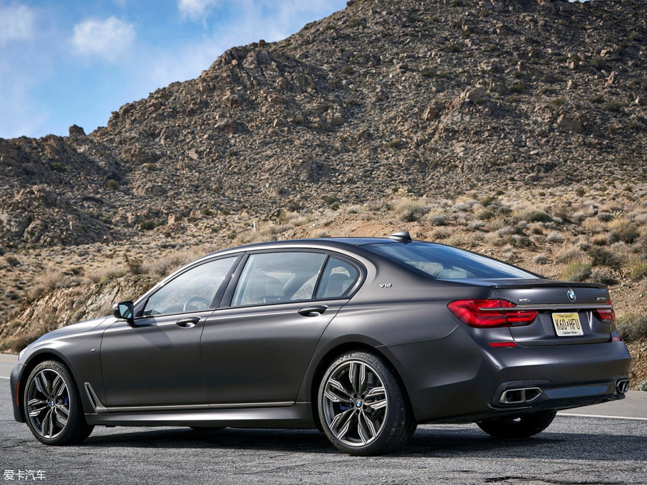 2017R7ϵ M760i xDrive