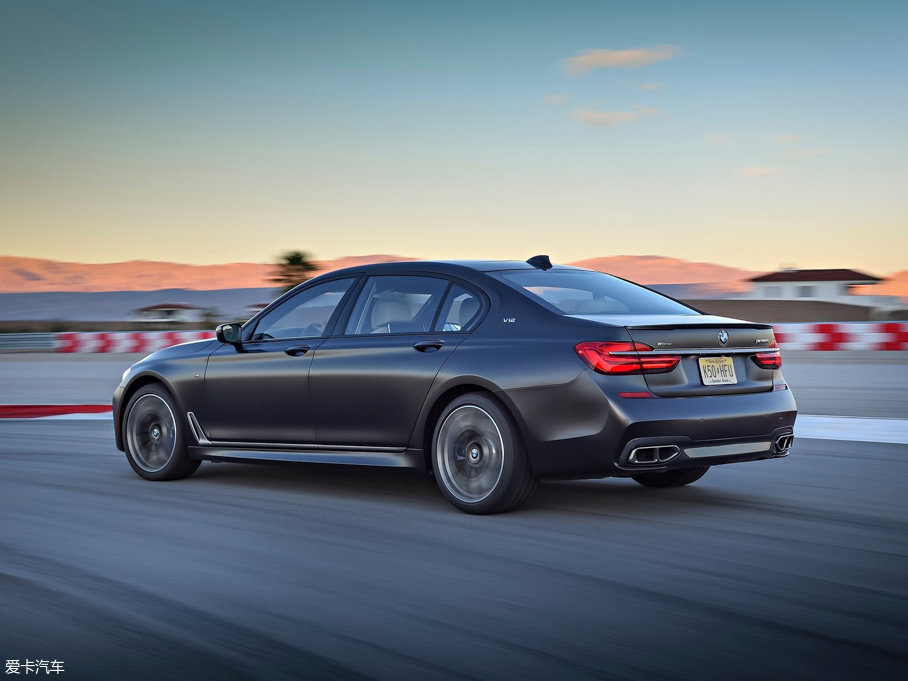 2017R7ϵ M760i xDrive