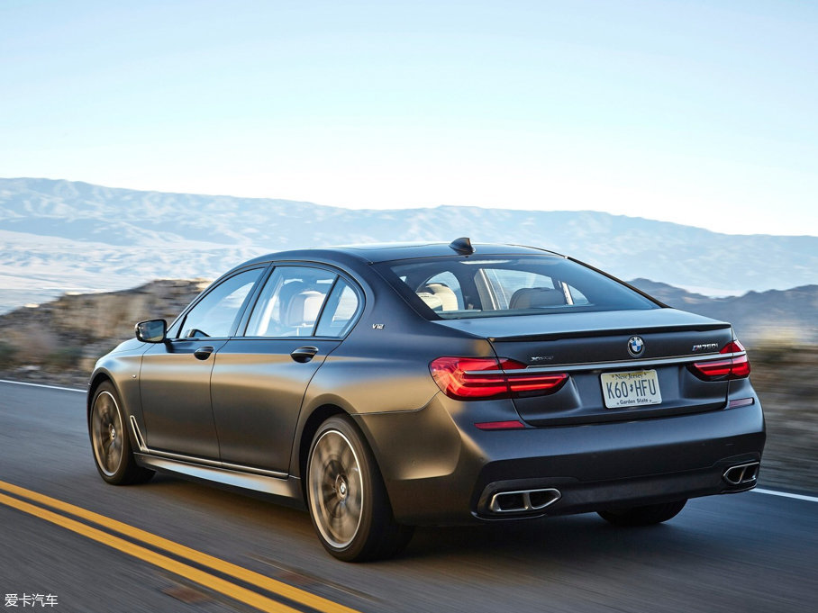 2017R7ϵ M760i xDrive