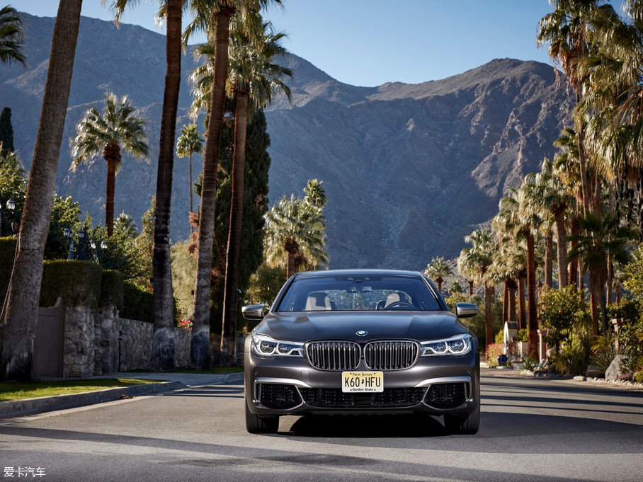 2017R7ϵ M760i xDrive