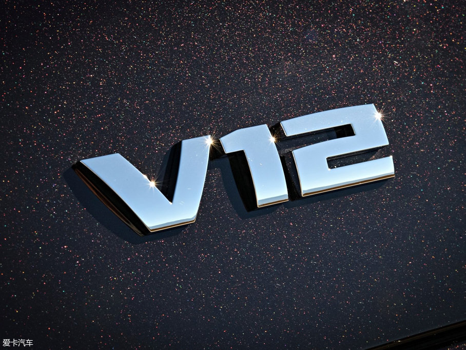 2017R7ϵ M760Li xDrive