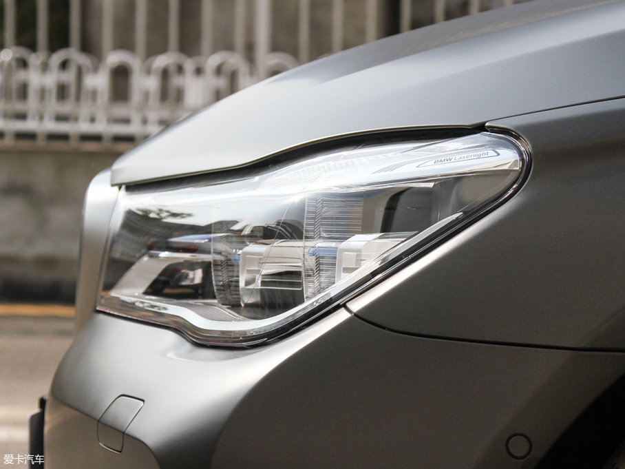 2017R7ϵ M760Li xDrive