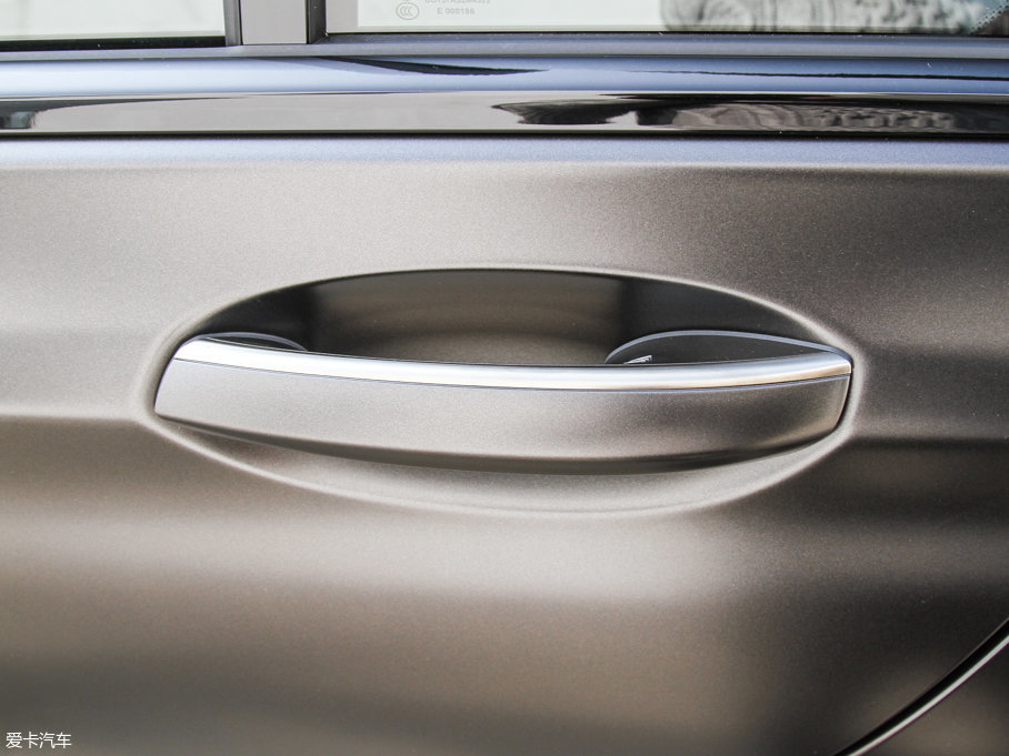 2017R7ϵ M760Li xDrive