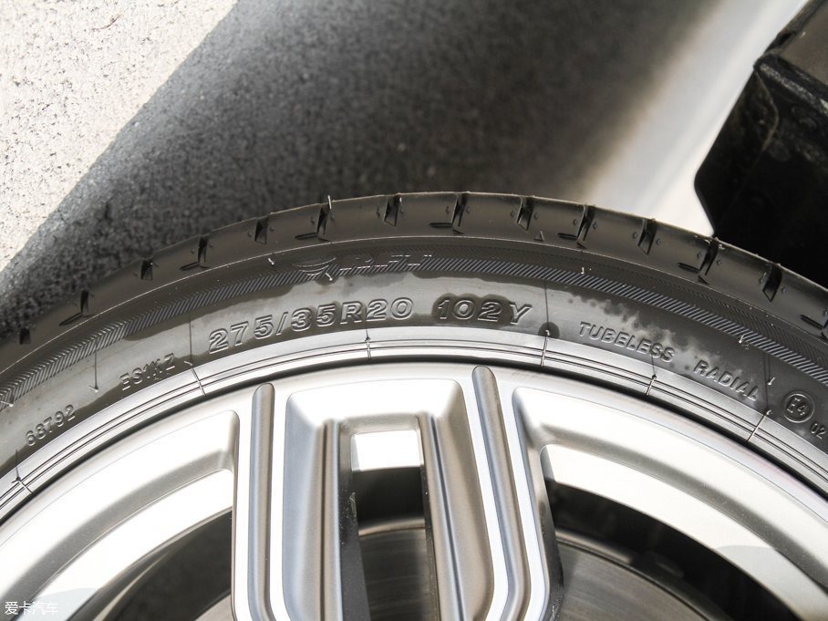 2017R7ϵ M760Li xDrive