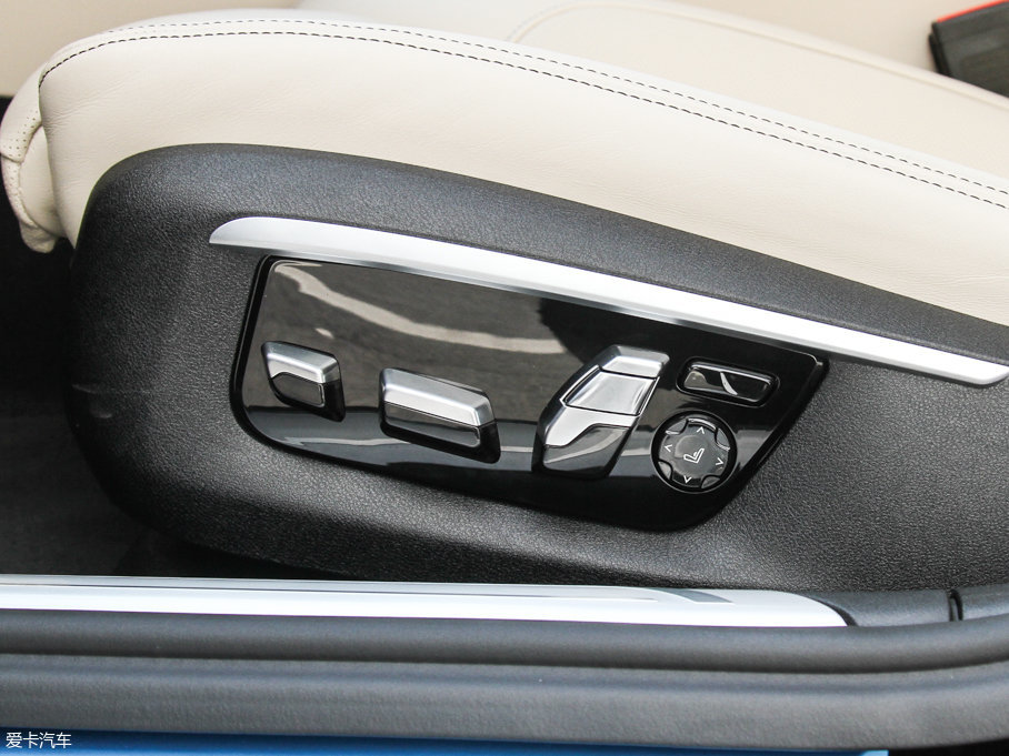 2017R7ϵ M760Li xDrive