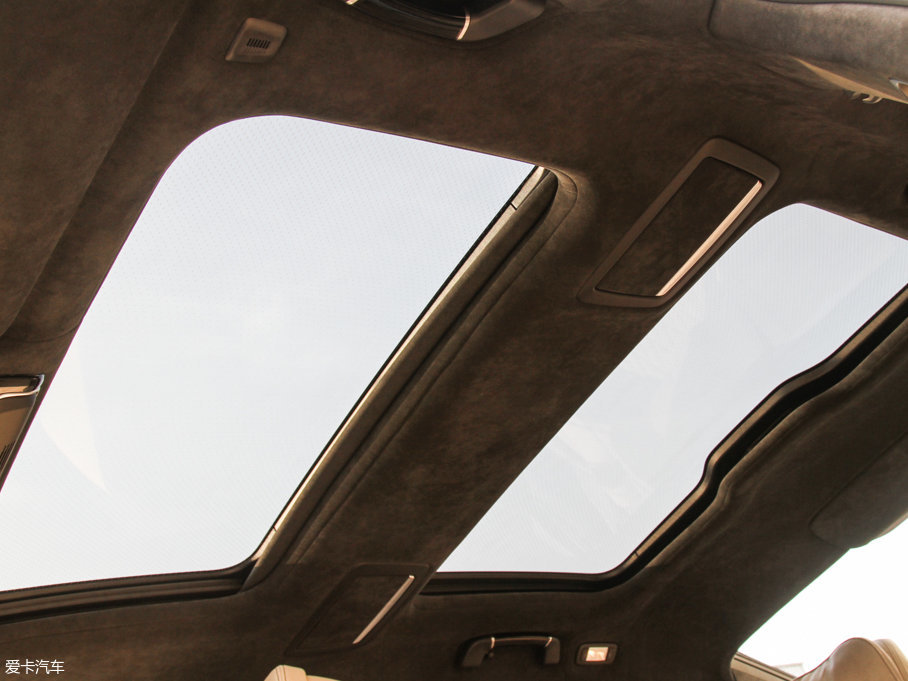 2017R7ϵ M760Li xDrive