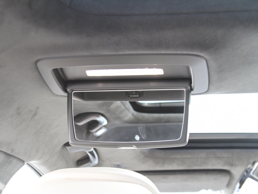 2017R7ϵ M760Li xDrive