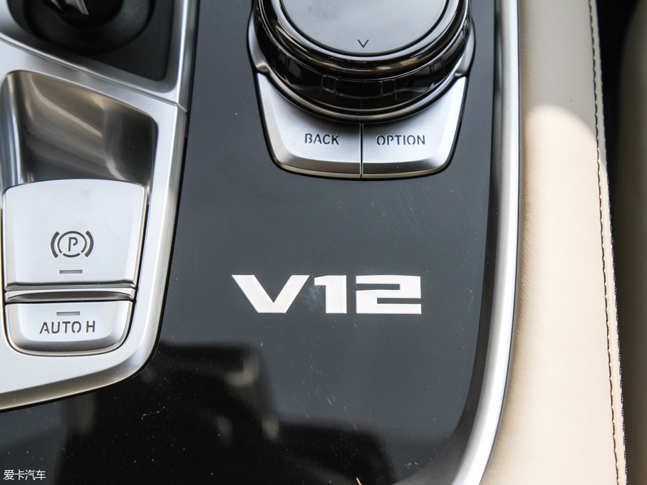 2017R7ϵ M760Li xDrive