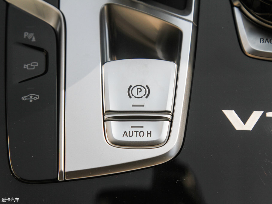 2017R7ϵ M760Li xDrive