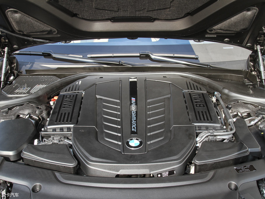 2017R7ϵ M760Li xDrive