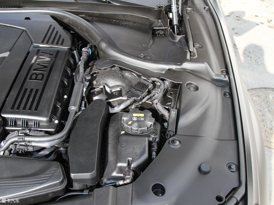 2017R7ϵ M760Li xDrive