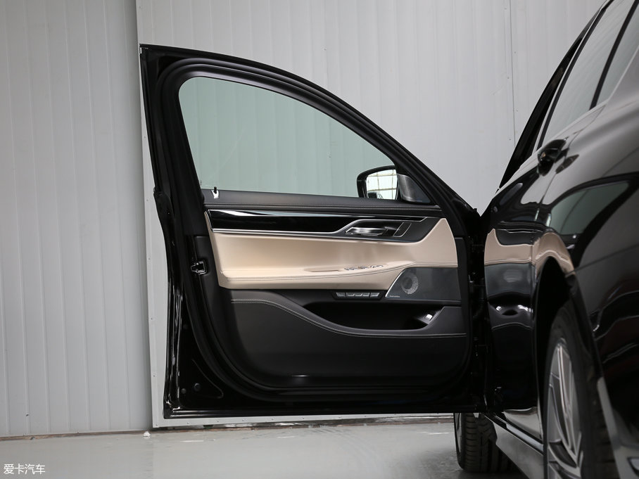 2017R7ϵ 750Li xDrive Իư 