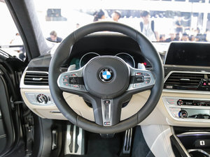 2017M760Li xDrive п؅^(q)