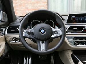 2017M760Li xDrive п؅^