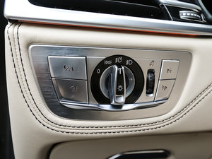 2017M760Li xDrive п؅^