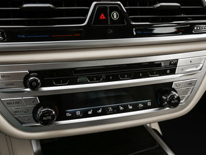 2017M760Li xDrive п؅^