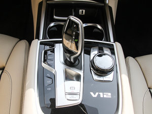 2017款M760Li xDrive 中控区