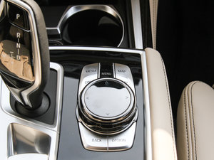 2017款M760Li xDrive 中控区