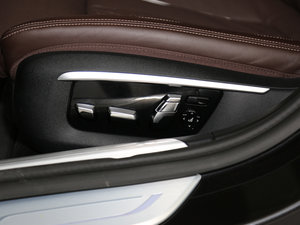 2017740Li xDrive A {{