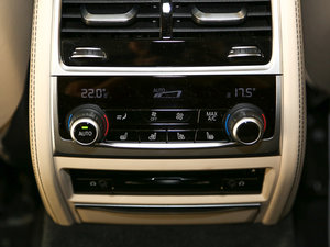 2017款750Li xDrive 个性化定制版 五座 中控区