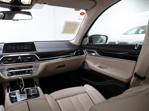 2017款750Li xDrive 个性化定制版 五座 中控区