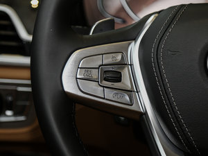 2017款740Li 领先型 中控区