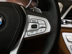 2017款740Li 领先型 中控区