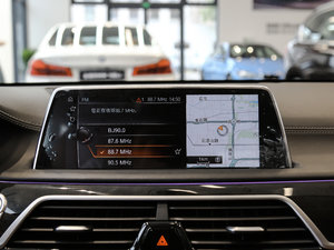 2017款740Li 领先型 中控台显示屏