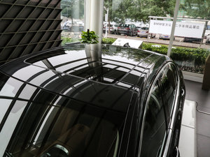 2017款730Li 豪华型 车顶