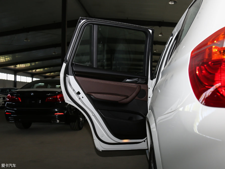 2017RX3Mڣ xDrive28i M\