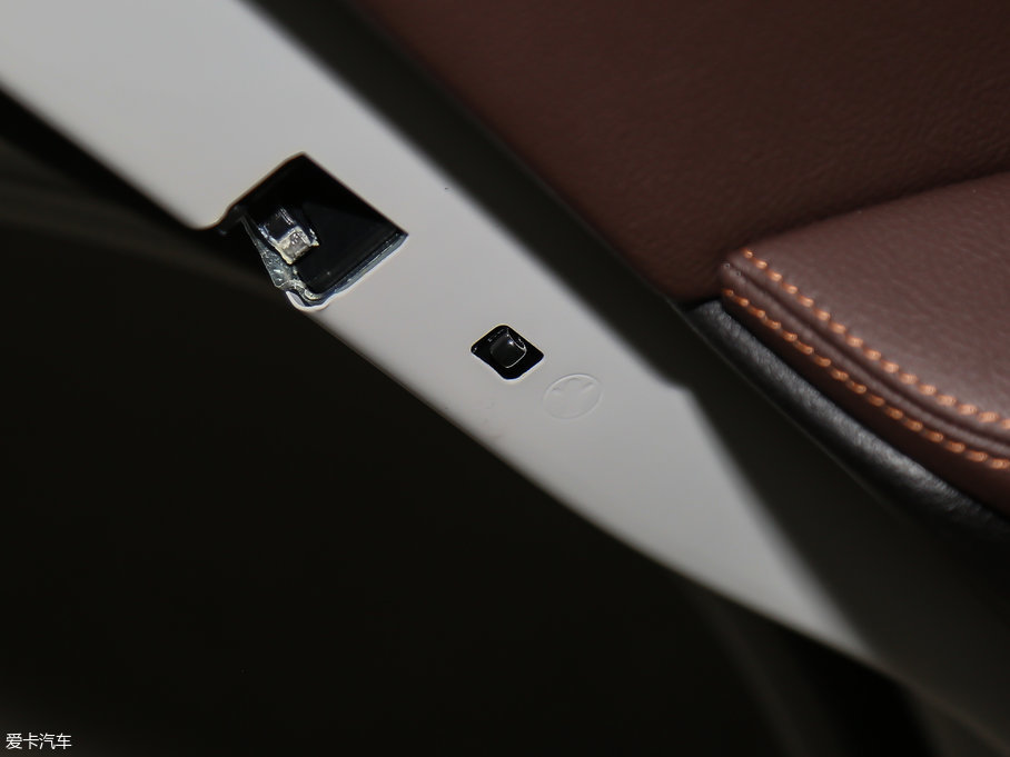 2017RX3Mڣ xDrive28i M\