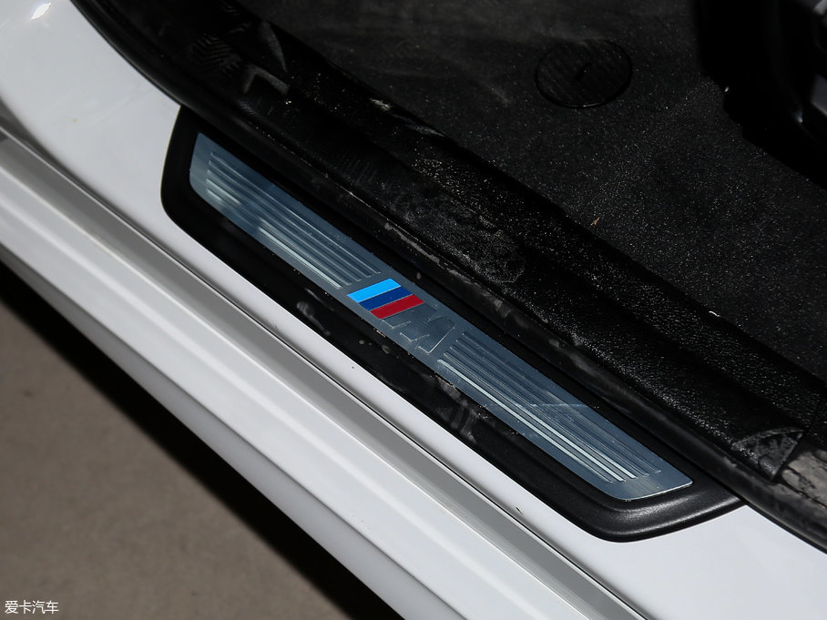 2017RX3Mڣ xDrive28i M\