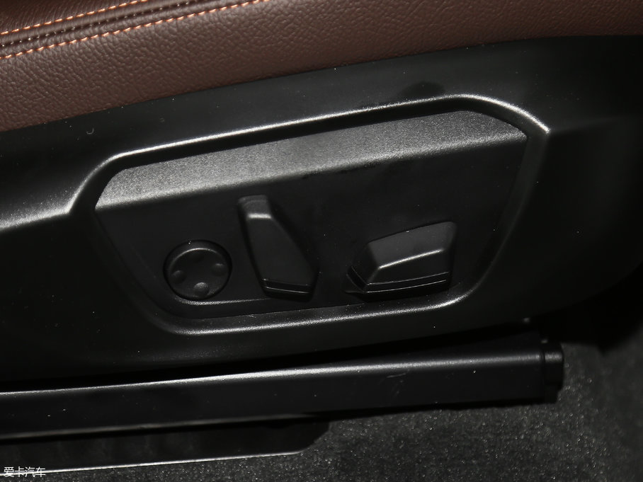 2017RX3Mڣ xDrive28i M\