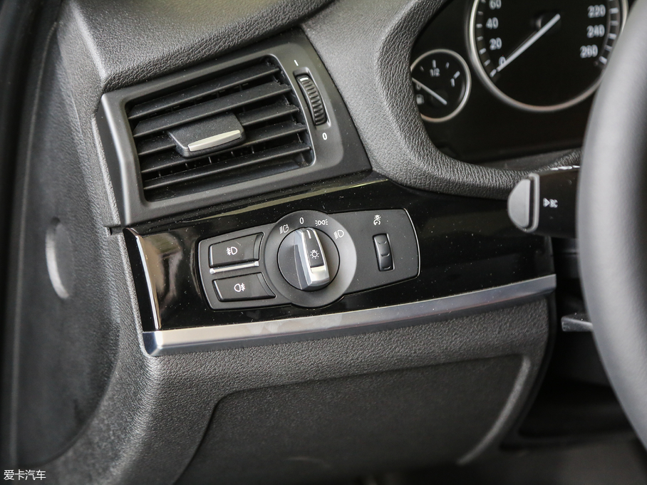 2017RX3Mڣ xDrive20i M\