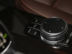 2017xDrive20i M\ п؅^