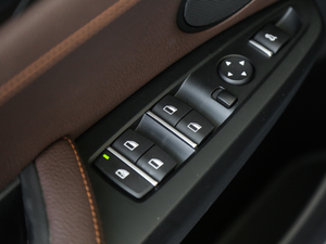 2017xDrive20i M\ п؅^