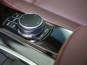 2017xDrive20i M\ п؅^