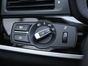 2017xDrive20i M\ п؅^