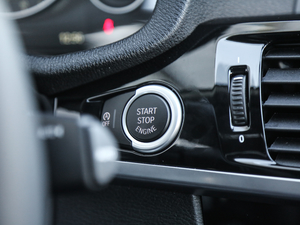 2017xDrive20i M\ п؅^