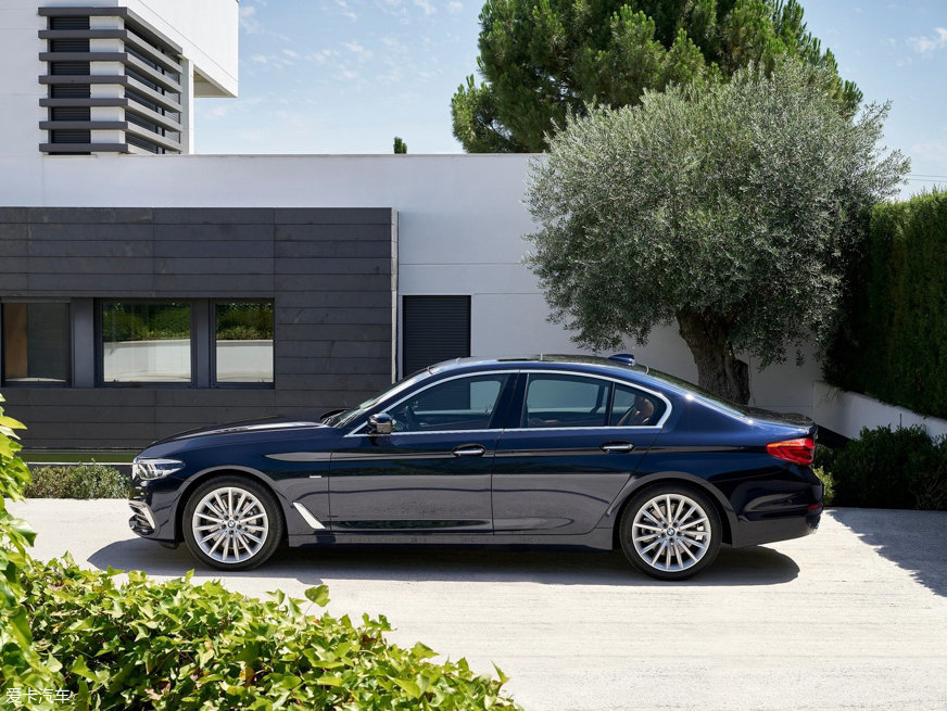 2017R5ϵ(M(jn)) 530d xDrive