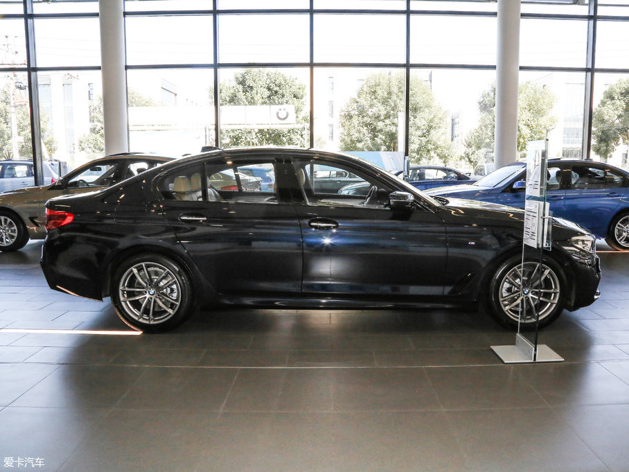 2017R5ϵ(M) 525i M\b