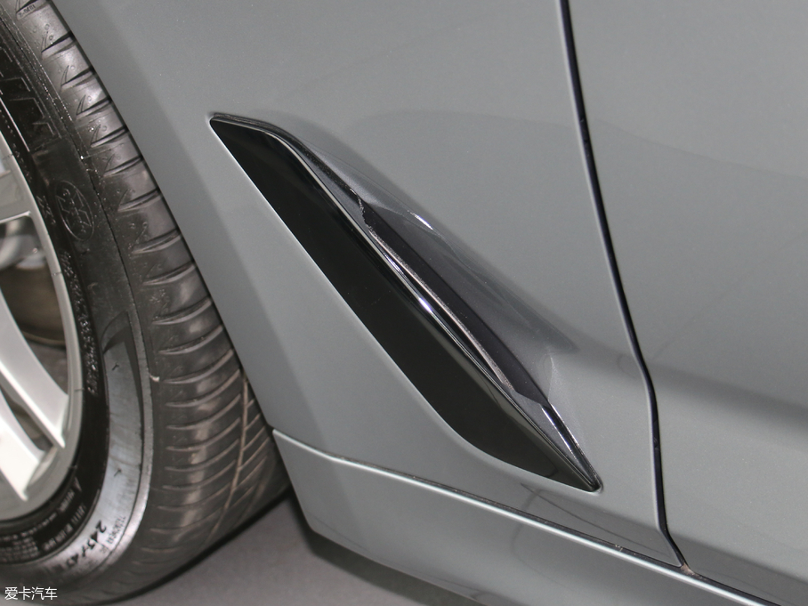 2017R5ϵ(M) 525i M\b