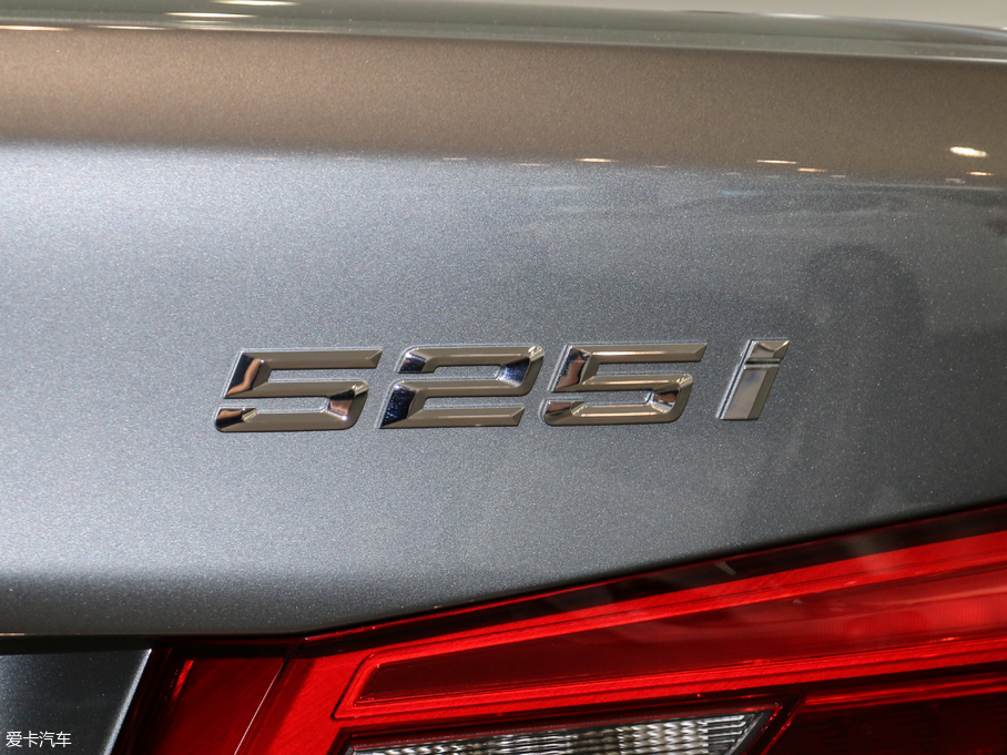 2017R5ϵ(M) 525i M\b