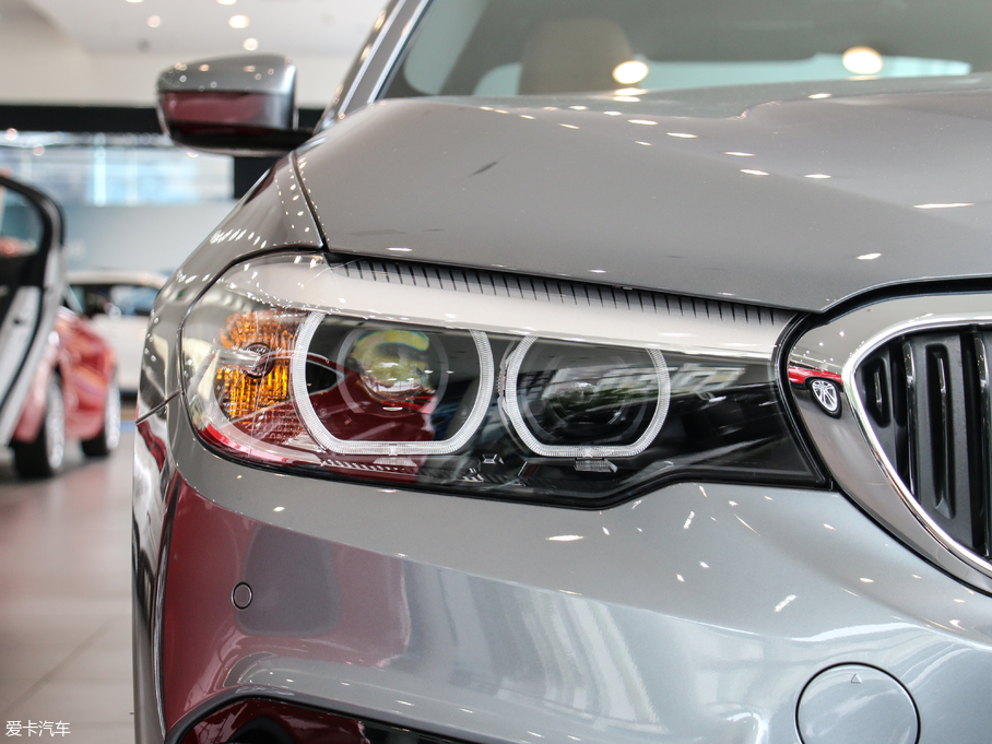 2017R5ϵ(M) 525i M\b