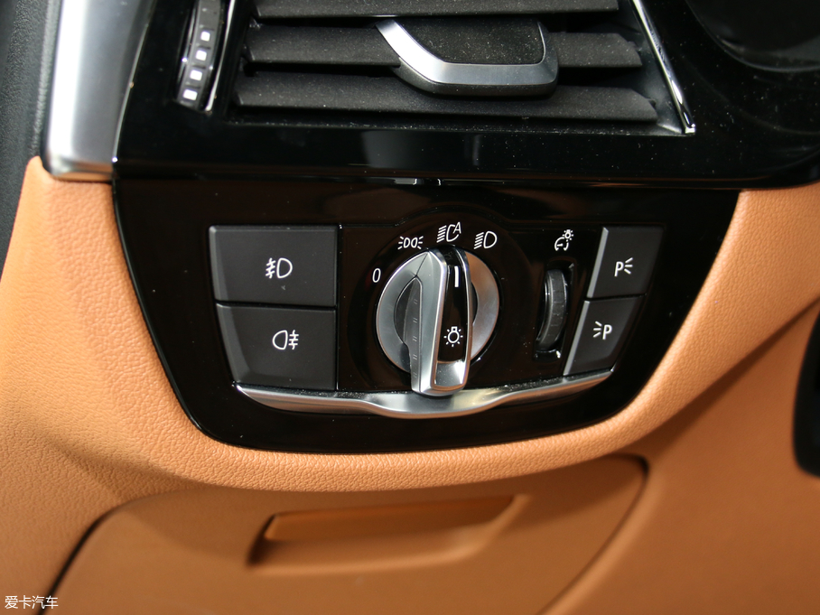 2017R5ϵ(M) 525i M\b