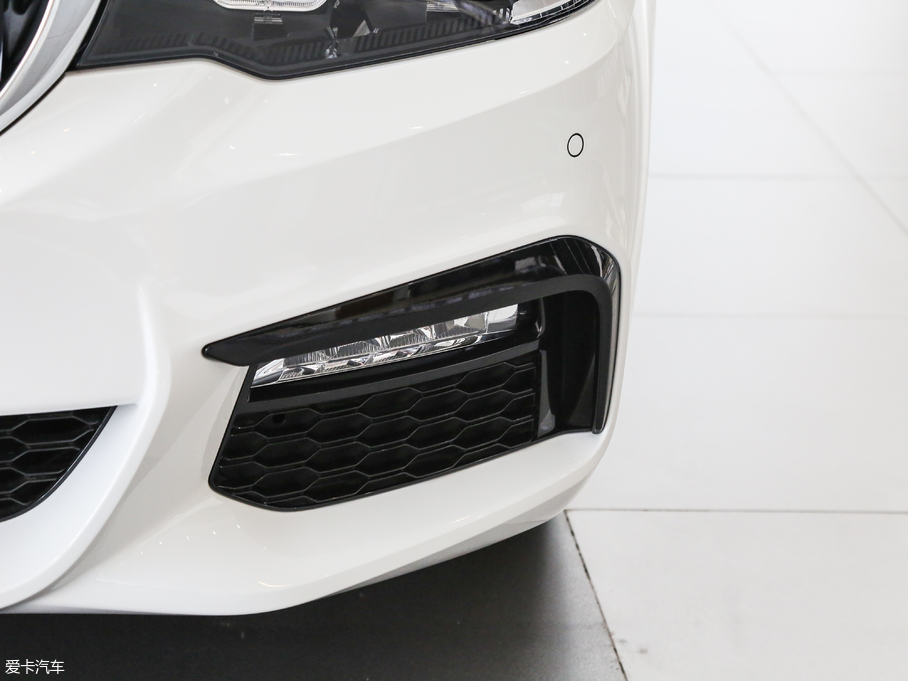 2017R5ϵ(M) 525i M\b