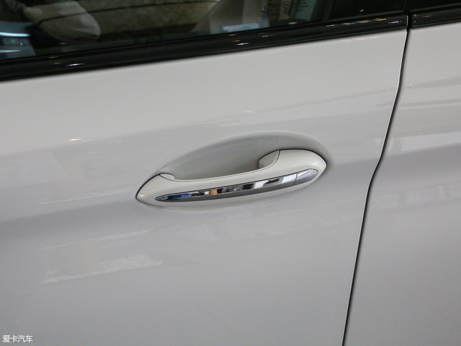 2017R5ϵ(M) 525i M\b