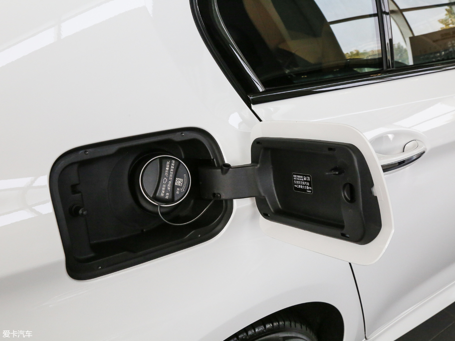 2017R5ϵ(M) 525i M\b